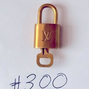 Louis Vuitton # 300.  RARE ❤️🔥